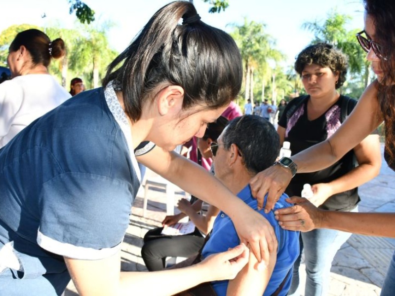 Se desarrolló este domingo una jornada de vacunación en la Plaza 25 de Mayo Se desarrolló este domingo una jornada de vacunación en la Plaza 25 de Mayo