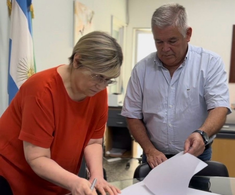 Educación y Sameep acordaron trabajos para garantizar el servicio de agua potable y el mantenimiento en las escuelas chaqueñas Educación y Sameep acordaron trabajos para garantizar el servicio de agua potable y el mantenimiento en las escuelas chaqueñas