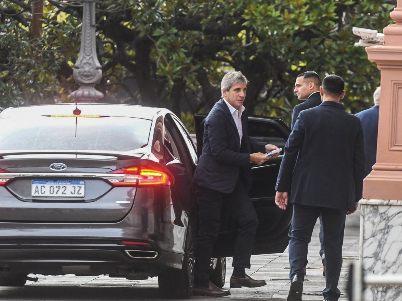 Los bancos globales hablan de “recesión” y le cortan el crédito a los argentinos Los bancos globales hablan de “recesión” y le cortan el crédito a los argentinos