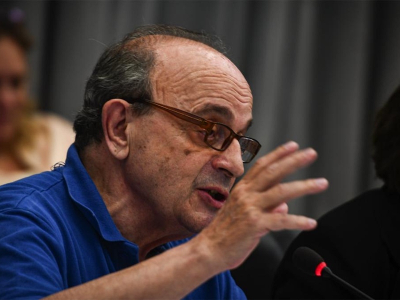 Moreau: “Los senadores de la UCR tienen la llave para que se caiga el DNU de Milei” Moreau: “Los senadores de la UCR tienen la llave para que se caiga el DNU de Milei”