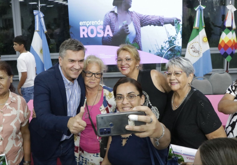 Zdero lanzó “Emprende Rosa”, una línea de créditos destinada a emprendedoras chaqueñas Zdero lanzó “Emprende Rosa”, una línea de créditos destinada a emprendedoras chaqueñas