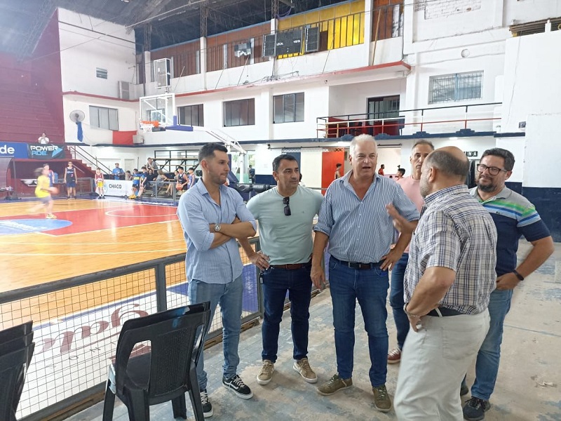 Supervisaron obras paralizadas en el Club Villa San Martín: “Acompañamos a cada institución como nos pide el gobernador” Supervisaron obras paralizadas en el Club Villa San Martín: “Acompañamos a cada institución como nos pide el gobernador”