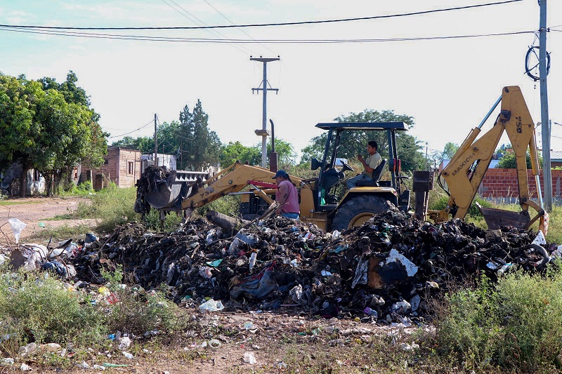 Realizan operativo de limpieza en espacios públicos de Villa Encarnación Realizan operativo de limpieza en espacios públicos de Villa Encarnación