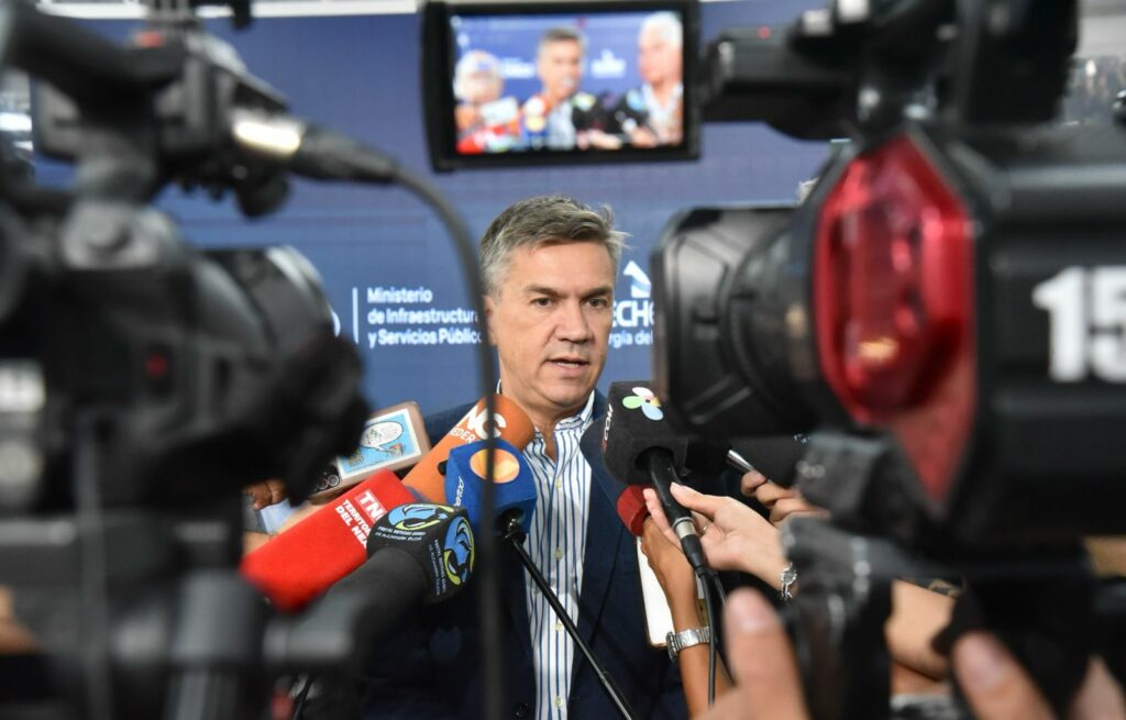 Operativo contra conexiones eléctricas ilegales: “El 55% está conectado de manera irregular”, sostuvo Zdero Operativo contra conexiones eléctricas ilegales: “El 55% está conectado de manera irregular”, sostuvo Zdero