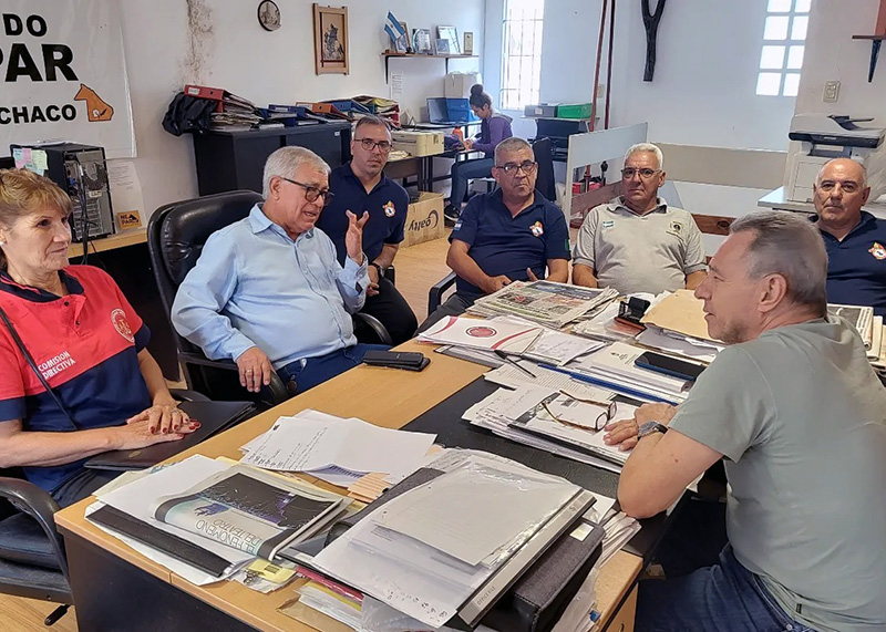 Bomberos Voluntarios del Chaco reclaman al Gobierno por veto a la ley que les reconoce pensiones Bomberos Voluntarios del Chaco reclaman al Gobierno por veto a la ley que les reconoce pensiones