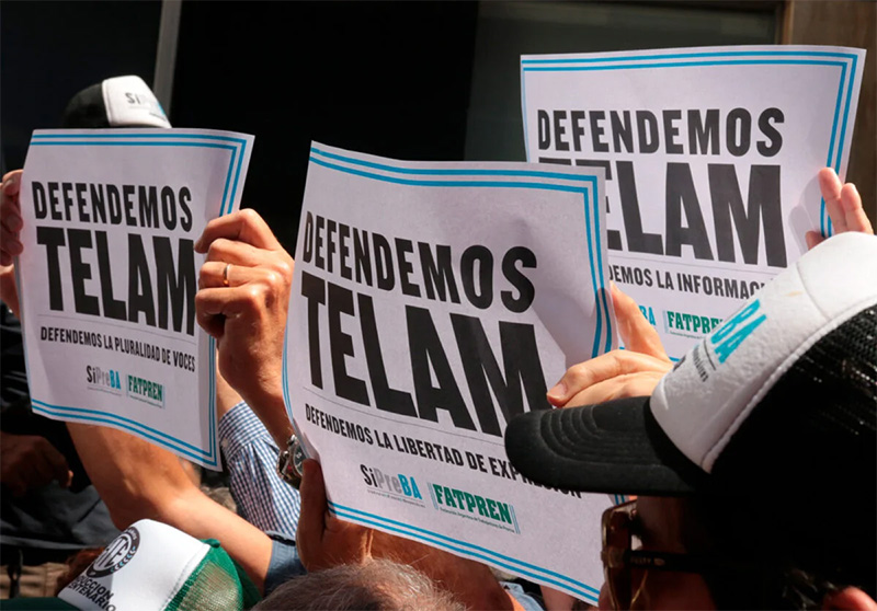 Después de 128 días de acampe: la Policía Federal saca vallas del edificio de Télam y periodistas vuelven a entrar Después de 128 días de acampe: la Policía Federal saca vallas del edificio de Télam y periodistas vuelven a entrar