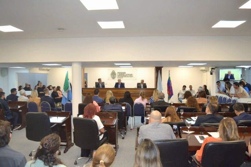 Bolatti, sobre el mensaje de Nikisch: “Faltó la autocrítica, Cambiemos acompañó la mayoría de las decisiones del gobierno anterior” Bolatti, sobre el mensaje de Nikisch: “Faltó la autocrítica, Cambiemos acompañó la mayoría de las decisiones del gobierno anterior”