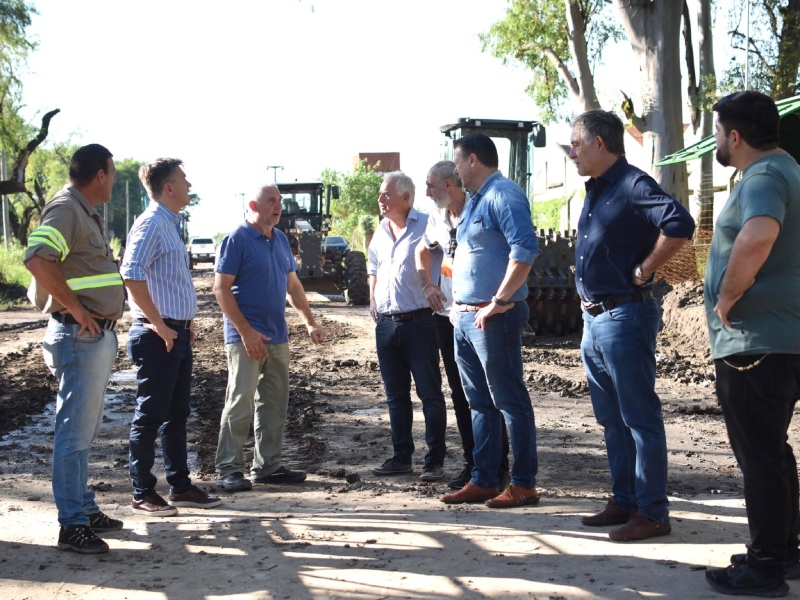 Zdero supervisó obra de pavimento y desagües en Villa Barberán Zdero supervisó obra de pavimento y desagües en Villa Barberán