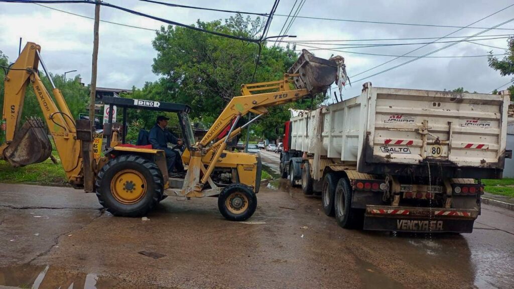 Ante el pronóstico de lluvias, la municipalidad de Resistencia intensificó operativos de limpieza urbana