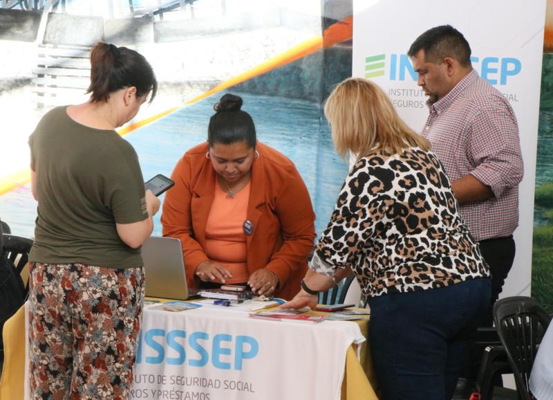 La “Municipalidad a tu lado” sumó al INSSSEP en los operativos por barrios de Resistencia La “Municipalidad a tu lado” sumó al INSSSEP en los operativos por barrios de Resistencia