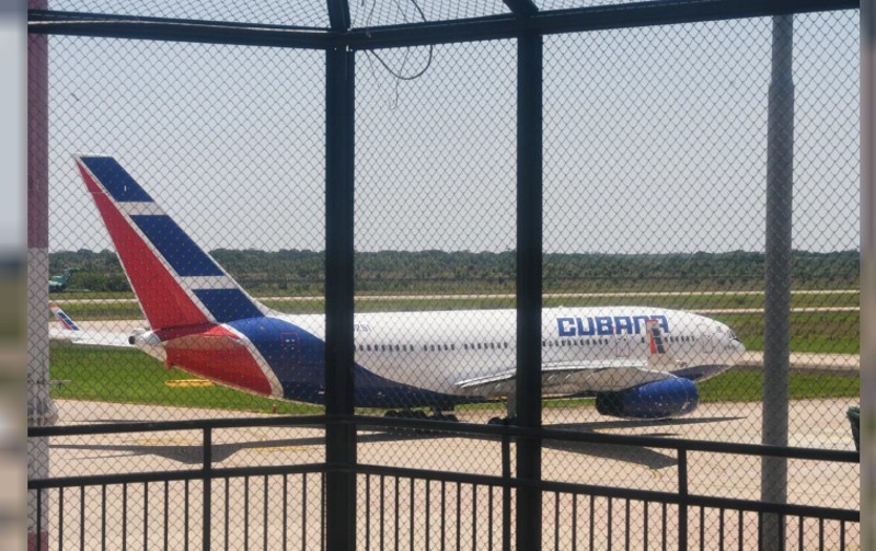 Cuba denunció que su aerolínea estatal canceló vuelos porque la Argentina se negó a abastecer combustible Cuba denunció que su aerolínea estatal canceló vuelos porque la Argentina se negó a abastecer combustible
