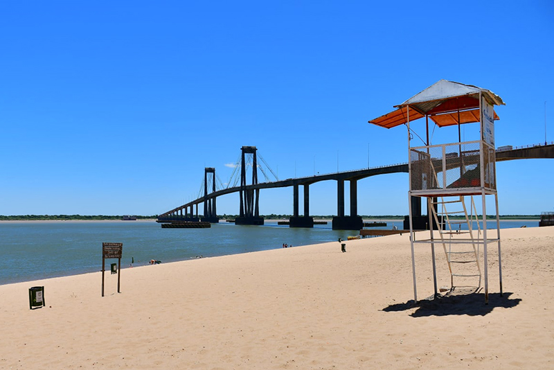 Anunciaron que extenderán el horario de los baños en las playas de Corrientes Anunciaron que extenderán el horario de los baños en las playas de Corrientes