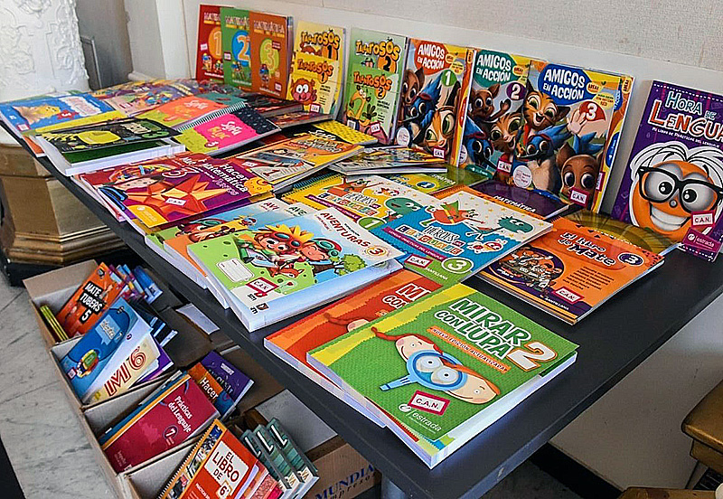 Nación confirma que no comprará 14 millones de libros escolares: todo quedarán en manos de las provincias Nación confirma que no comprará 14 millones de libros escolares: todo quedarán en manos de las provincias