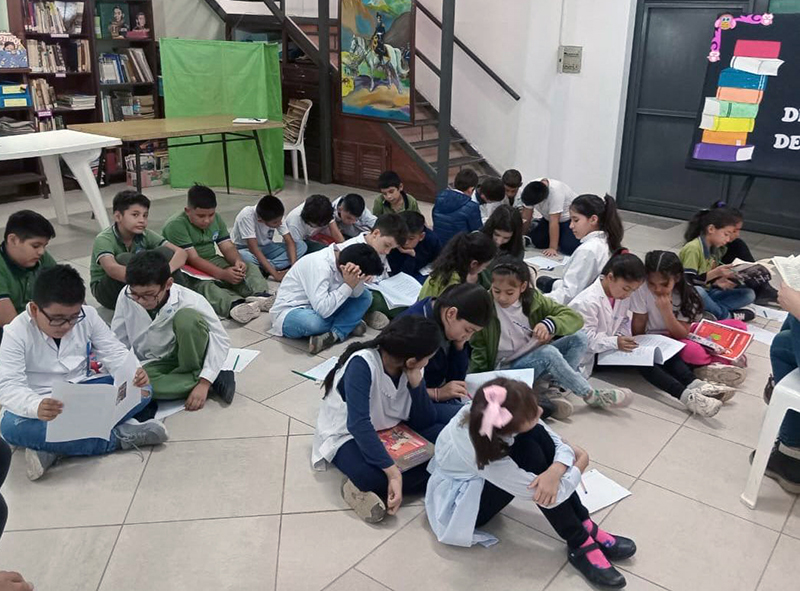 Semana en las Escuelas Chaqueñas: el libro y la lectura fueron grandes protagonistas Semana en las Escuelas Chaqueñas: el libro y la lectura fueron grandes protagonistas