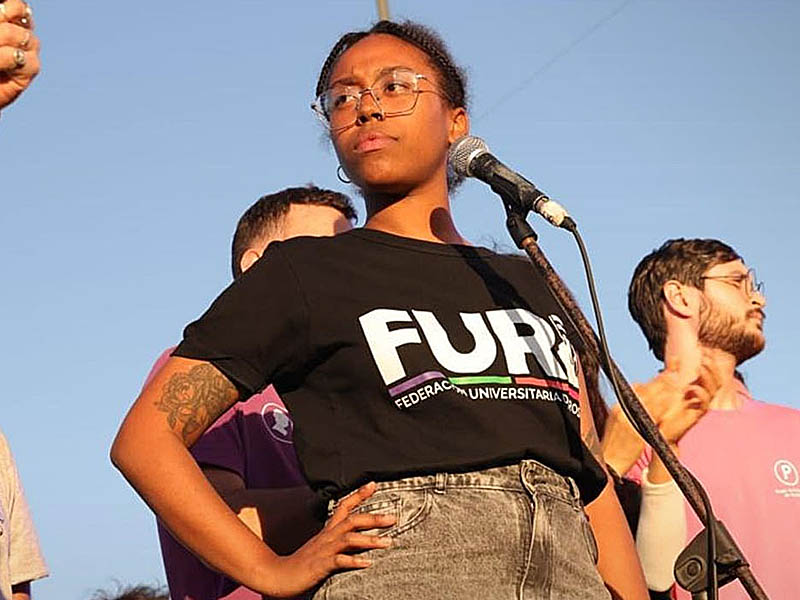 Ataque troll a presidenta de la FUR que convocó a la marcha por la educación pública del martes Ataque troll a presidenta de la FUR que convocó a la marcha por la educación pública del martes