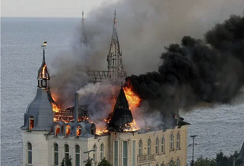Rusia atacó con misiles castillo de Harry Potter y se prende fuego Rusia atacó con misiles castillo de Harry Potter y se prende fuego