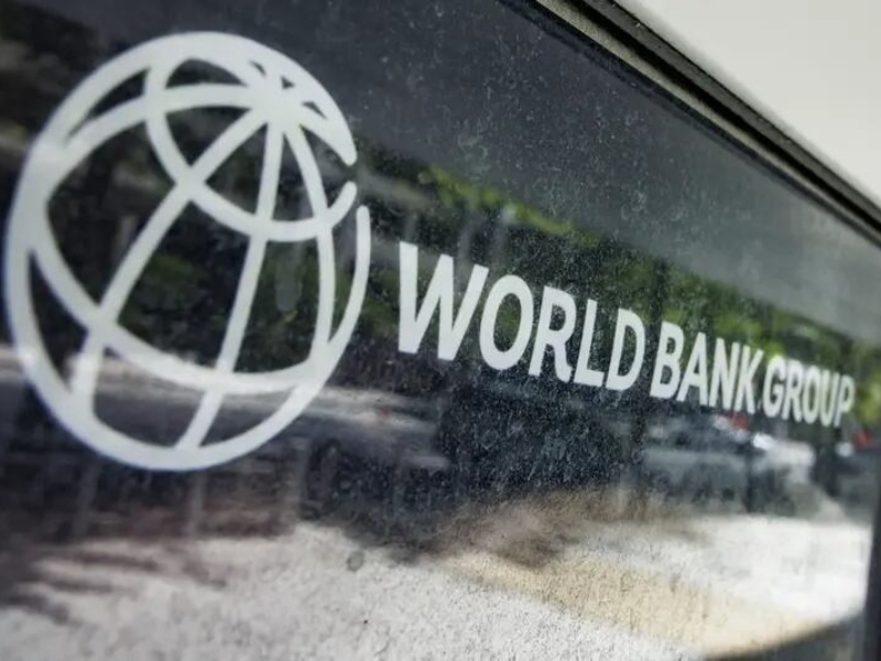 El Banco Mundial empeoró su pronóstico sobre la Argentina pero apoyó el plan de ajuste de Milei El Banco Mundial empeoró su pronóstico sobre la Argentina pero apoyó el plan de ajuste de Milei