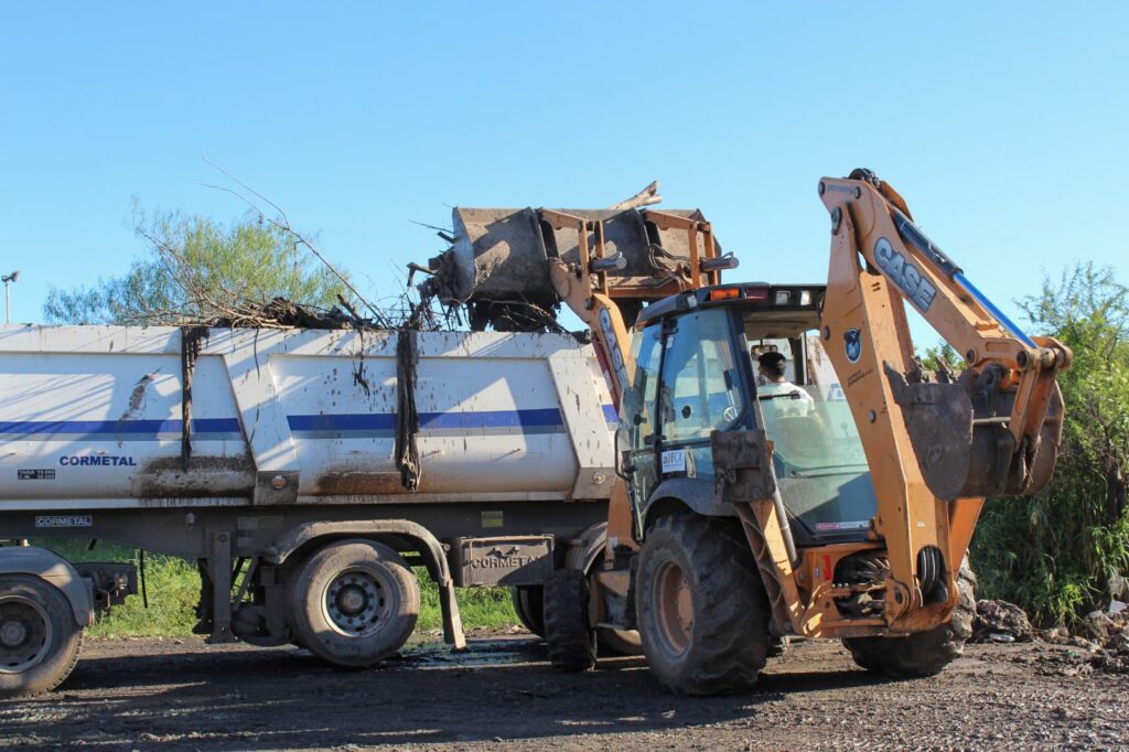 Ejecutan tareas de limpieza y mantenimiento en espacios públicos de la zona sur Ejecutan tareas de limpieza y mantenimiento en espacios públicos de la zona sur