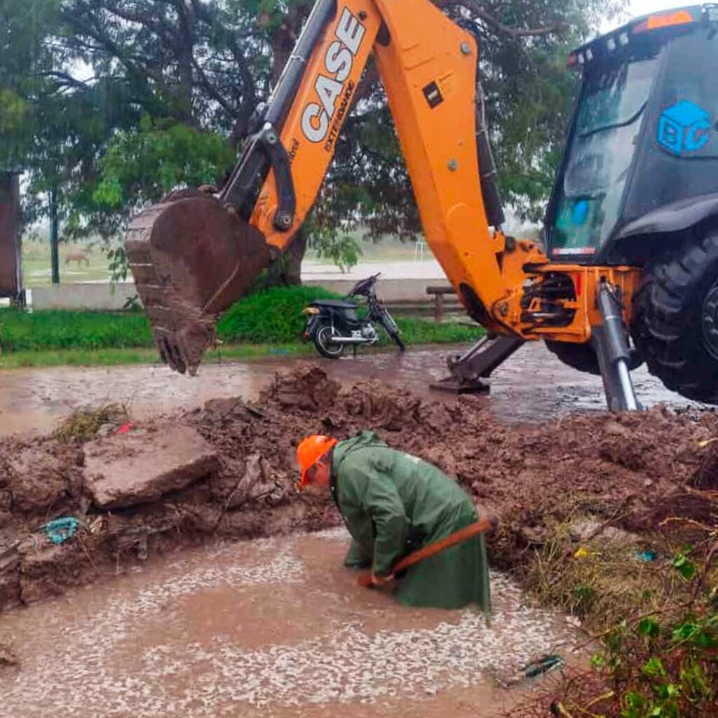 Lluvias: el municipio continúa con operativos de mantenimiento y limpieza de desagües 