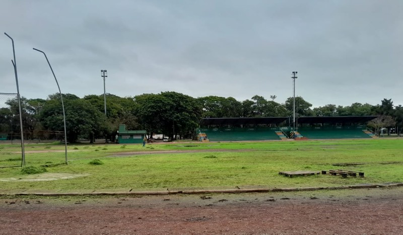 El Municipio intervino para dejar en condiciones la pista de atletismo y el Parque 2 de Febrero El Municipio intervino para dejar en condiciones la pista de atletismo y el Parque 2 de Febrero