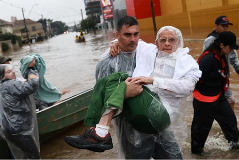 Los muertos por las inundaciones en Brasil llegan a 126 y las lluvias vuelven Los muertos por las inundaciones en Brasil llegan a 126 y las lluvias vuelven