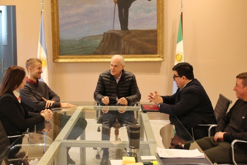 Acuerdo de trabajo conjunto del intendente Nikisch y la Facultad de Derecho Acuerdo de trabajo conjunto del intendente Nikisch y la Facultad de Derecho