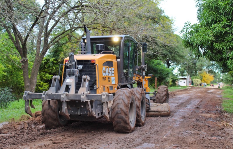 La Municipalidad perfila calles de tierra de Resistencia para mejorar la circulación La Municipalidad perfila calles de tierra de Resistencia para mejorar la circulación
