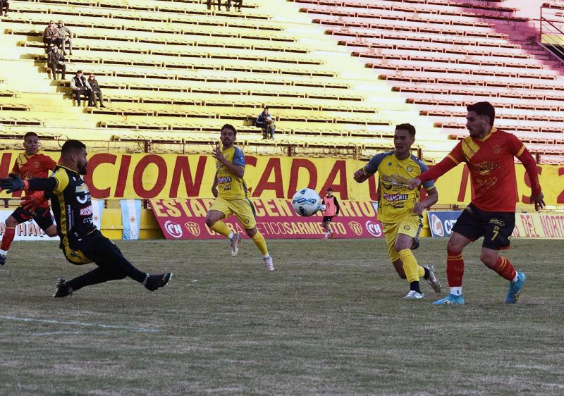 Sarmiento empató con el ‘Colectivero’ y sigue sin encontrar el rumbo Sarmiento empató con el ‘Colectivero’ y sigue sin encontrar el rumbo