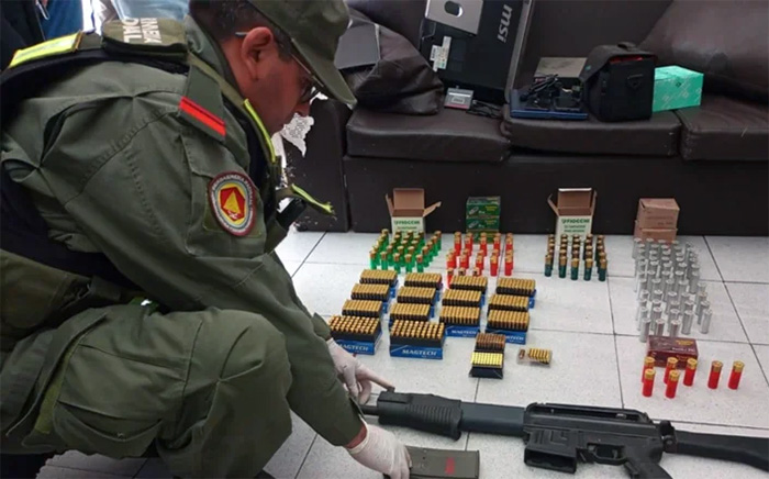 Cayó una banda vinculada a Los Monos, tras allanamientos en Corrientes y otras provincias Cayó una banda vinculada a Los Monos, tras allanamientos en Corrientes y otras provincias