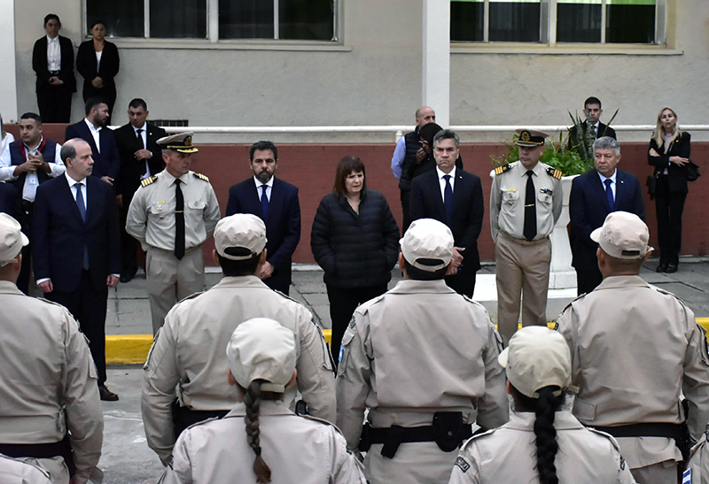 Zdero y Bullrich visitaron las unidades de Gendarmería Nacional, Policía Federal y Prefectura Naval Argentina Zdero y Bullrich visitaron las unidades de Gendarmería Nacional, Policía Federal y Prefectura Naval Argentina