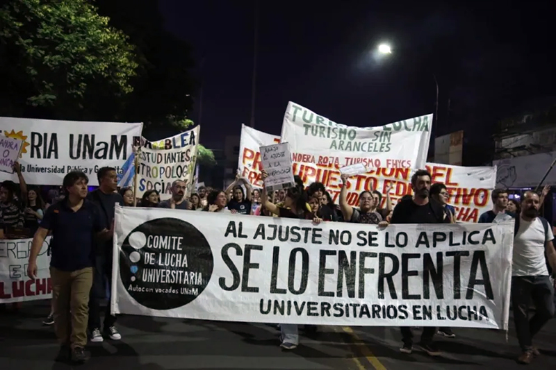 Gobierno de Milei vs. Universidades nacionales: la UBA decreta la emergencia salarial Gobierno de Milei vs. Universidades nacionales: la UBA decreta la emergencia salarial