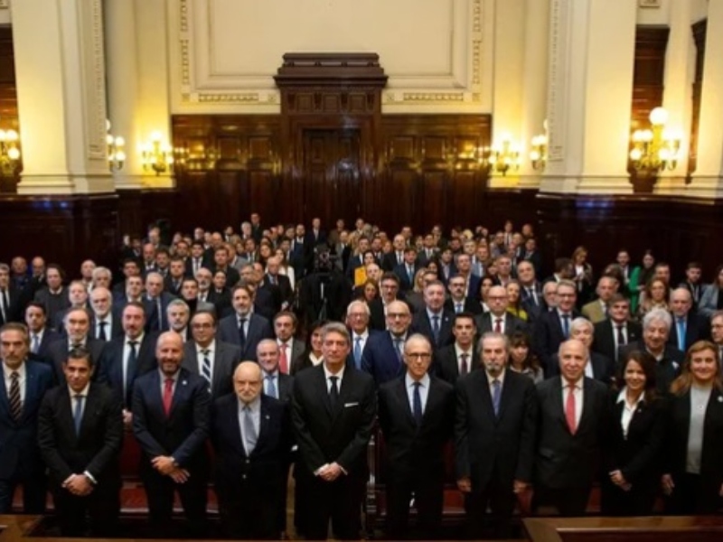 La Corte, jueces federales, legisladores, gremios y una foto juntos en el Consejo de la Magistratura La Corte, jueces federales, legisladores, gremios y una foto juntos en el Consejo de la Magistratura