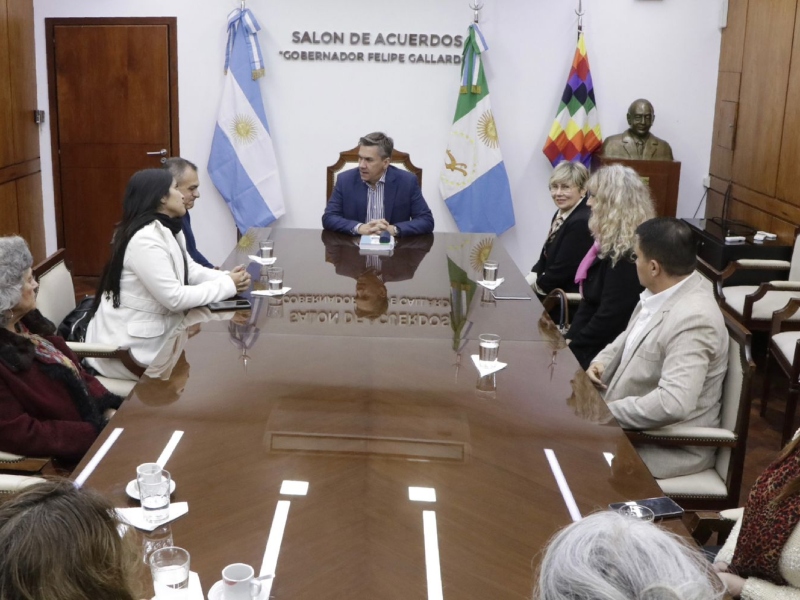 El gobernador Zdero recibió a las nuevas autoridades del Consejo de Educación El gobernador Zdero recibió a las nuevas autoridades del Consejo de Educación