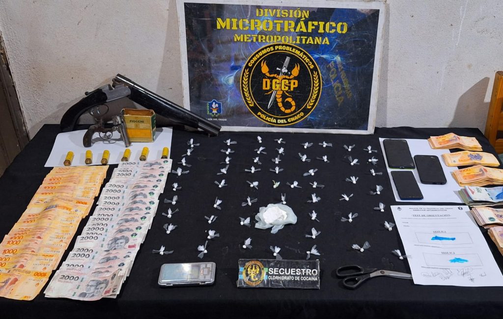 Desbaratan bunker de cocaína y secuestran armas de fuego Desbaratan bunker de cocaína y secuestran armas de fuego