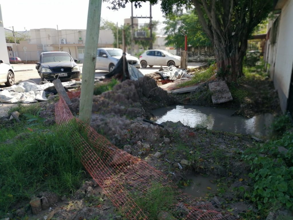 Quejas en el barrio Santa Inés por obras de Sameep inconclusas: “Dejaron una pileta para criadero de mosquitos”