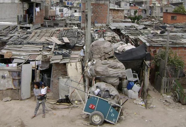 Las villas se quintuplicaron en dos décadas y la pobreza en ascenso va por más Las villas se quintuplicaron en dos décadas y la pobreza en ascenso va por más