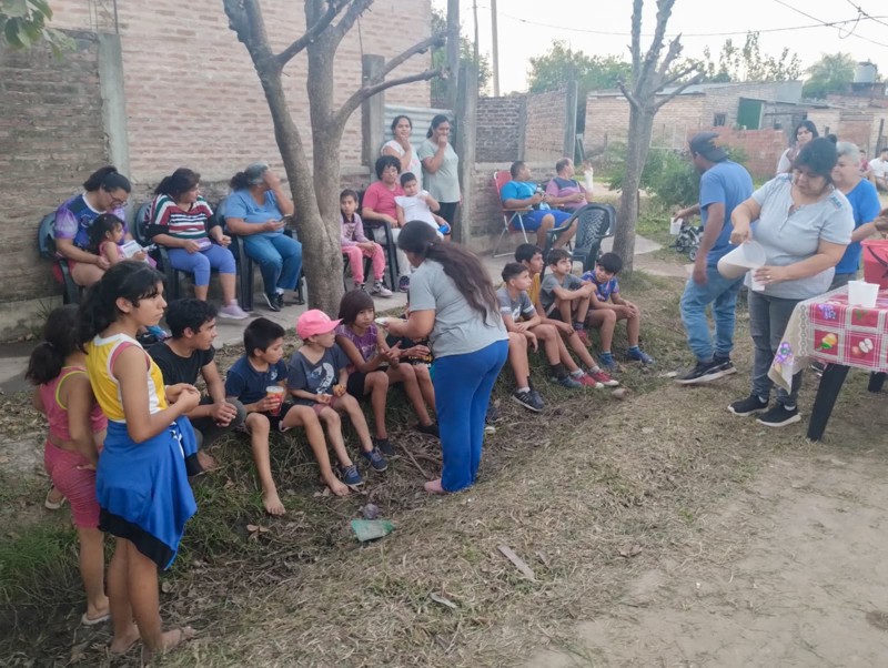 Jornada con deportes y merienda para chicos de los barrios Villa Barberán y San Pablo Jornada con deportes y merienda para chicos de los barrios Villa Barberán y San Pablo