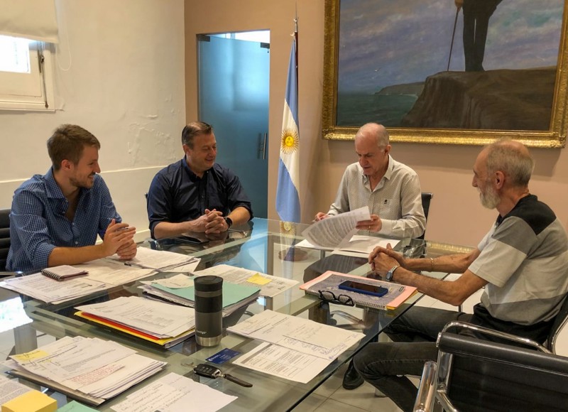 Acuerdos de la Municipalidad de Resistencia y Vialidad Provincial para obras de bacheo y perfilado Acuerdos de la Municipalidad de Resistencia y Vialidad Provincial para obras de bacheo y perfilado