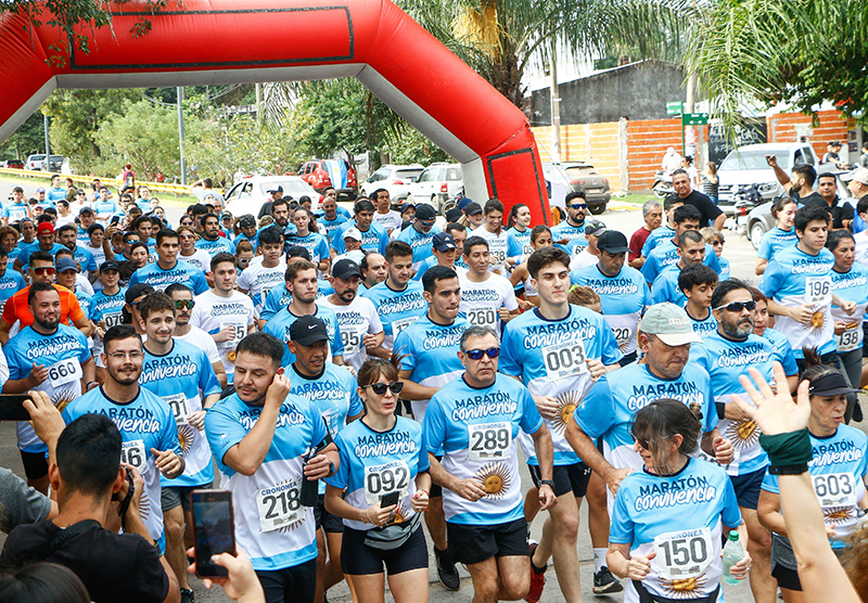 Masiva participación en la 11ª Maratón Convivencia que contó con la presencia de Zdero Masiva participación en la 11ª Maratón Convivencia que contó con la presencia de Zdero