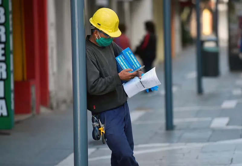 Casi 140.000 asalariados formales perdieron su empleo en los primeros 5 meses de la era Javier Milei Casi 140.000 asalariados formales perdieron su empleo en los primeros 5 meses de la era Javier Milei
