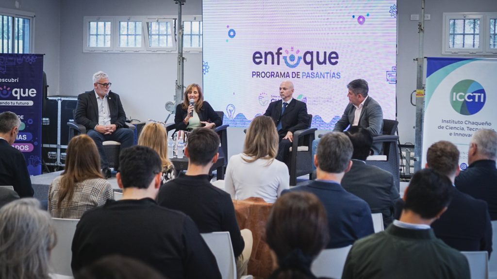 El gobierno presentó el Programa Enfoque con becas y pasantías pagas para estudiantes universitarios