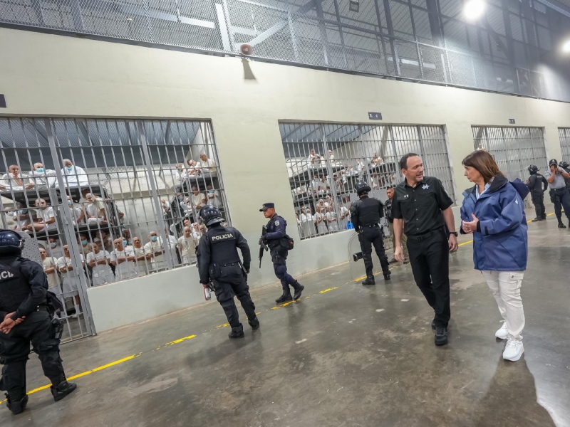 Bullrich visitó El Salvador: tomó ideas para reforzar la seguridad y se reunirá con Bukele Bullrich visitó El Salvador: tomó ideas para reforzar la seguridad y se reunirá con Bukele