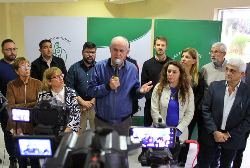 Nikisch hizo un balance de su gobierno, anunció 1000 cuadras de ripio y “revitalización” de la gestión Nikisch hizo un balance de su gobierno, anunció 1000 cuadras de ripio y “revitalización” de la gestión