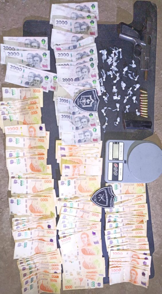 Detienen a un sujeto con droga y un arma de fuego