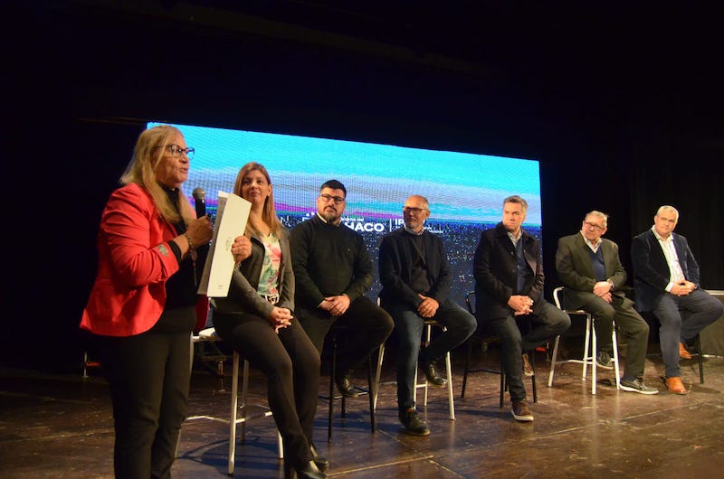 150 familias de Resistencia recibieron los títulos de propiedad de sus hogares 150 familias de Resistencia recibieron los títulos de propiedad de sus hogares