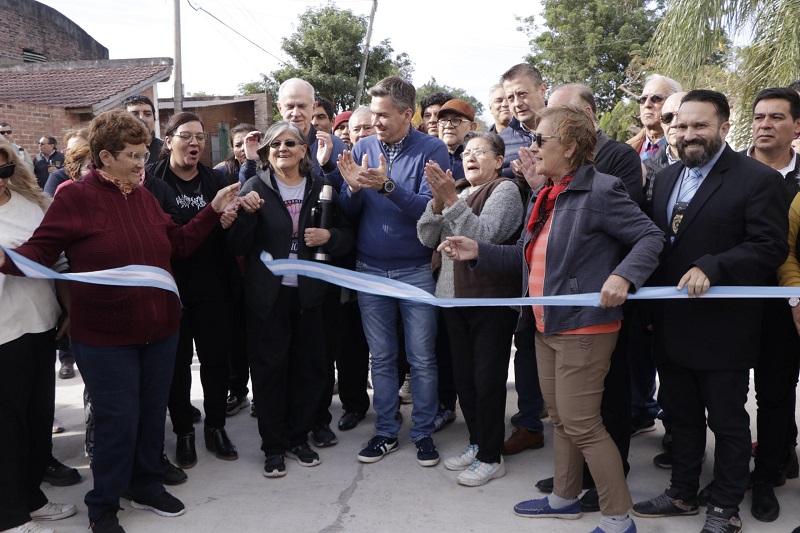 Provincia y Municipio inauguraron 31 cuadras de pavimento en Resistencia Provincia y Municipio inauguraron 31 cuadras de pavimento en Resistencia