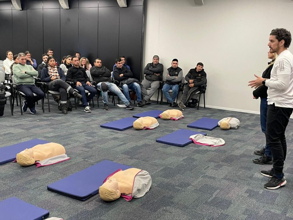 Municipales de Resistencia se capacitaron en RCP Municipales de Resistencia se capacitaron en RCP