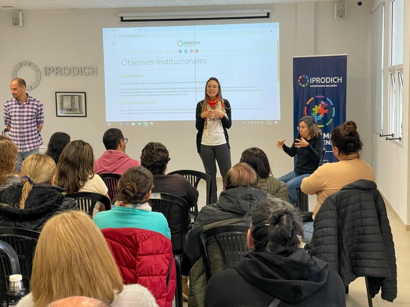 IPRODICH capacita a trabajadores municipales para la atención a personas con discapacidad IPRODICH capacita a trabajadores municipales para la atención a personas con discapacidad