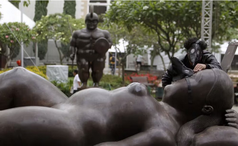 Como en Resistencia: plazas de Roma se convierten en museo a cielo abierto para las esculturas de Fernando Botero Como en Resistencia: plazas de Roma se convierten en museo a cielo abierto para las esculturas de Fernando Botero