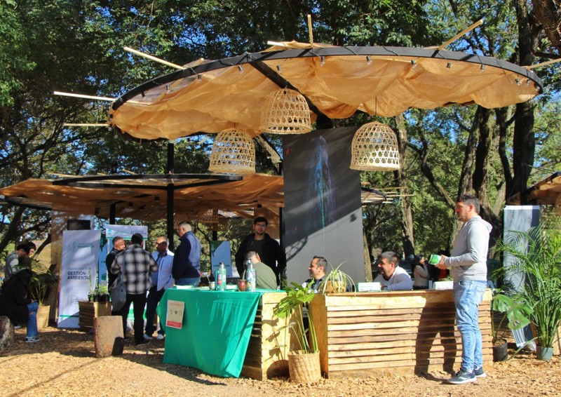 La Municipalidad concientiza en la Bienal sobre el cuidado de lagunas y tratamiento de residuos domiciliarios La Municipalidad concientiza en la Bienal sobre el cuidado de lagunas y tratamiento de residuos domiciliarios